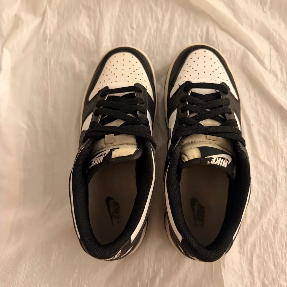 Nike Kids Black and White Low-Top Sneakers (Panda)